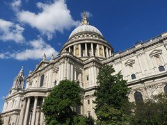 St Pauls Cathedral Churchyard Gardens in London